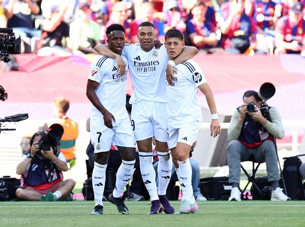 以赴争夺荣 以赴争夺荣