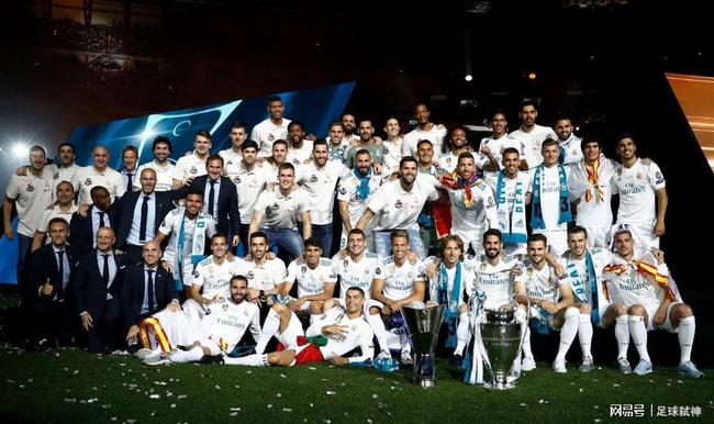 足球比赛中 足球比赛中