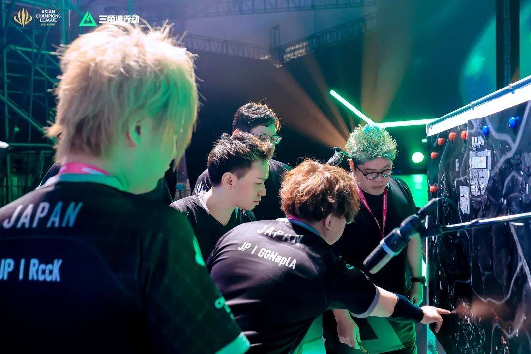 台上晒出赤 台上晒出赤